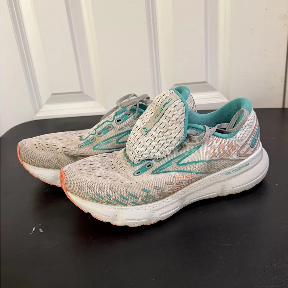 Brooks Women's Athletic Shoes - Gray and Teal size 9